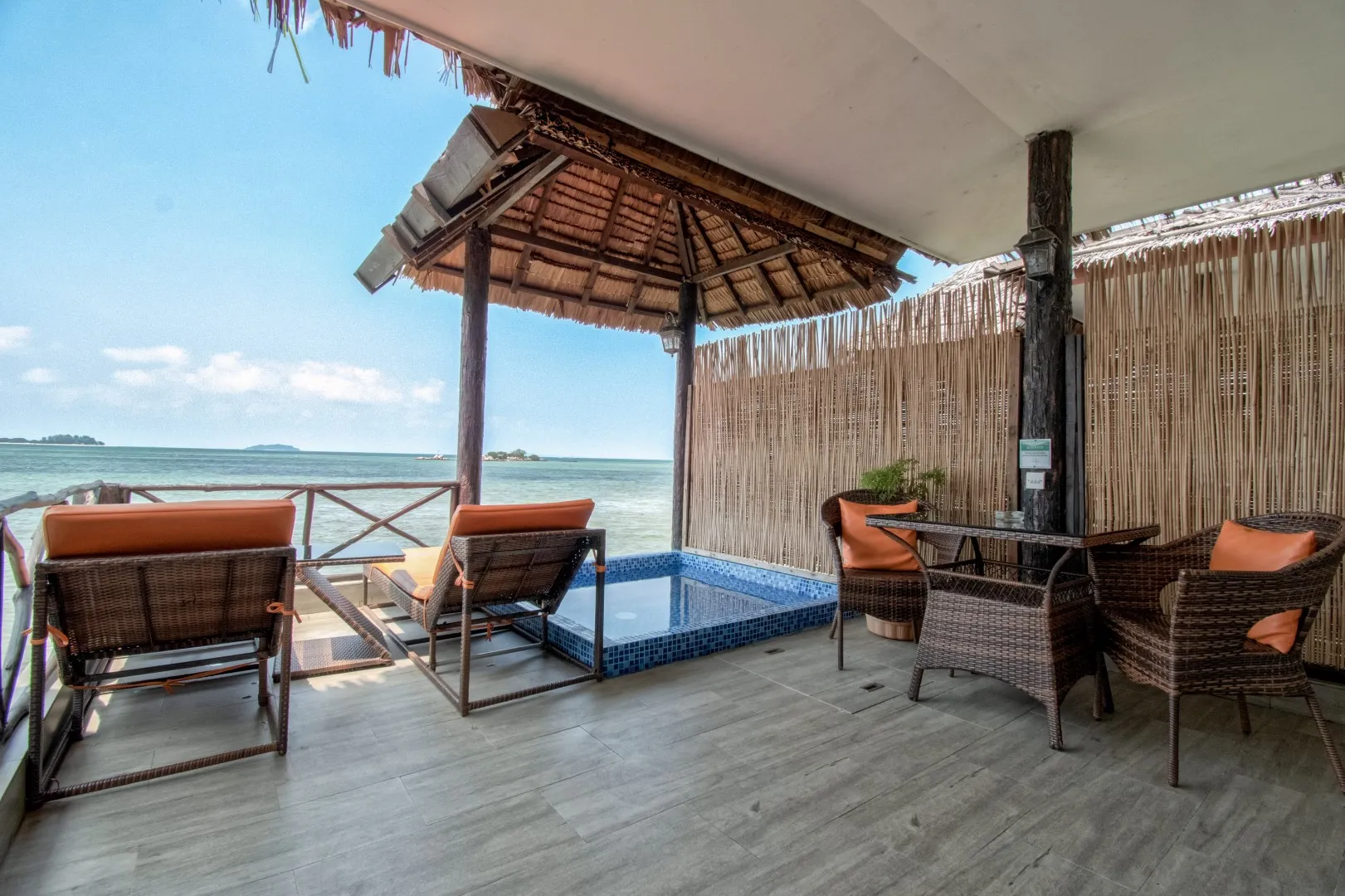 royal pool villa 5