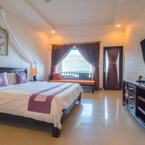 jacuzzi ocean suite 1